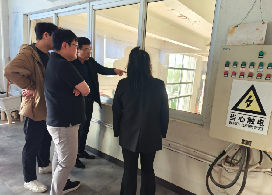 五載同行電子行業(yè)巨頭再訪(fǎng)湖南江海，深化氯化銨戰(zhàn)略合作